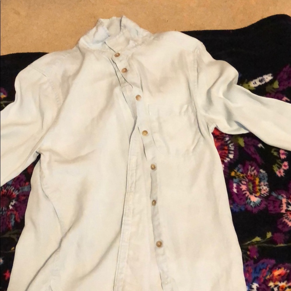 American eagle button down top